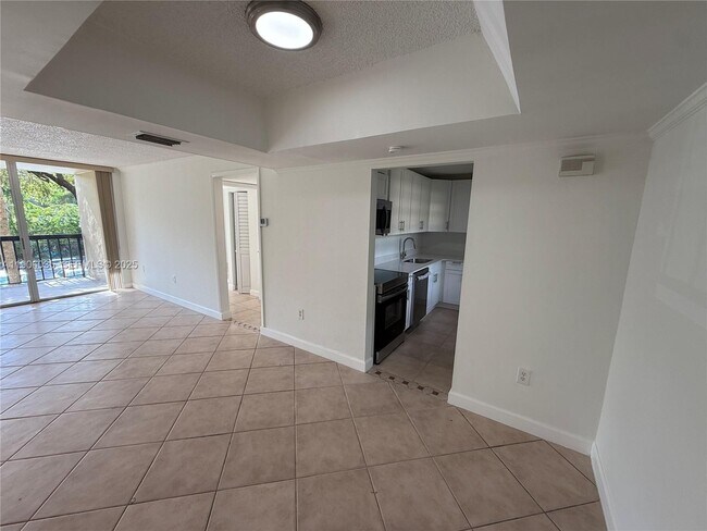 Photo - 10875 SW 112th Ave Unidad 208