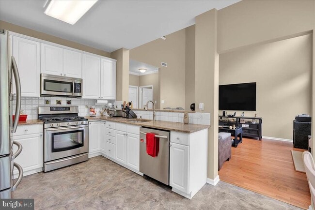 Photo - 1202 Champlain Dr