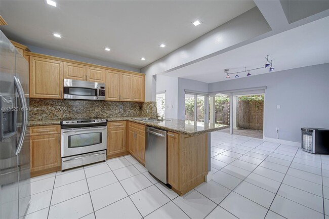 Building Photo - 621 SW 99th Pl Rental