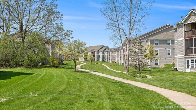 Photo - 1328 Heatherwood Ln