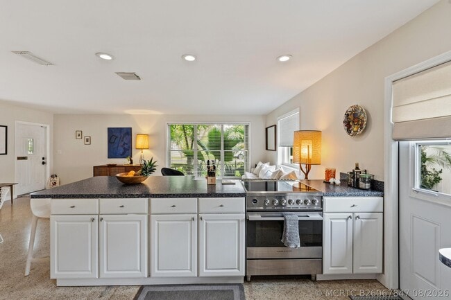 Photo - 708 Westwind Dr