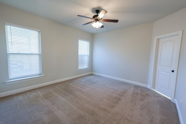 Photo - Beautiful 3 bedroom/2 bathroom in Willow Heights