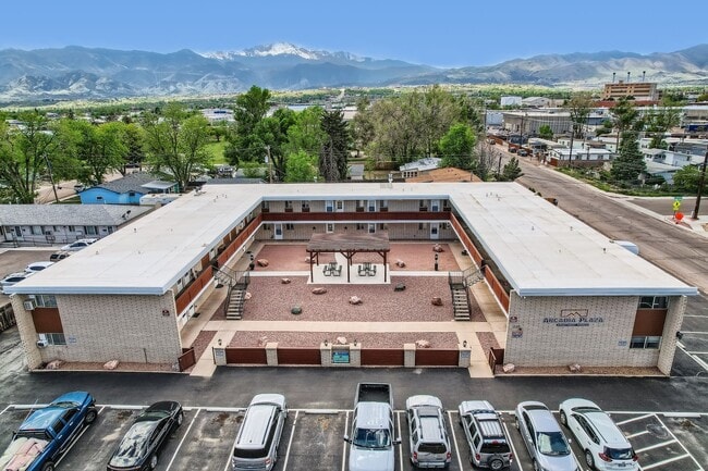 Building Photo - MOVE IN SPECIAL! Beautiful 1 Bed 1 Bath Apartment located on the North Side of Town! Unit Apt. 125