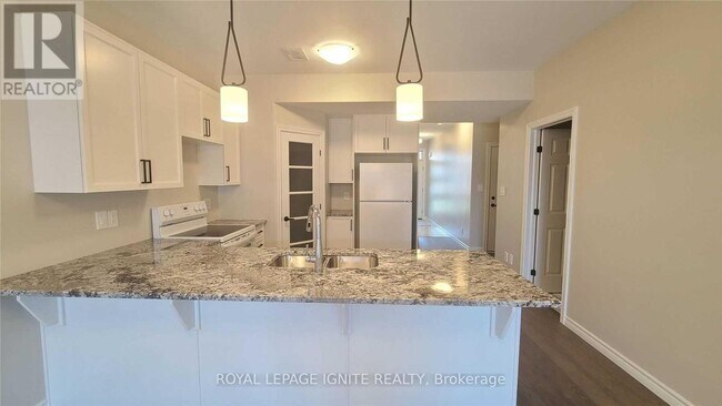 Photo - 98 Athabaska Dr