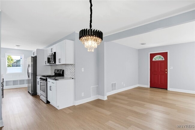 Photo - 28 Campus Dr W