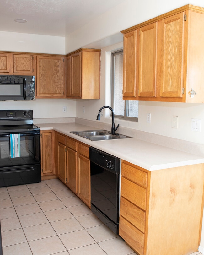 Photo - 16015 S Yava Rd