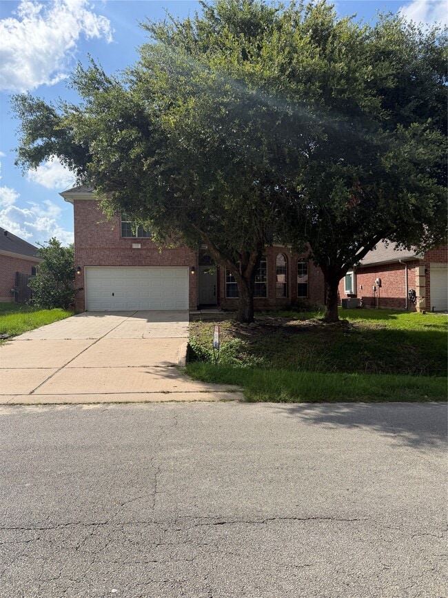 Building Photo - 9210 Hidden Lake E Dr