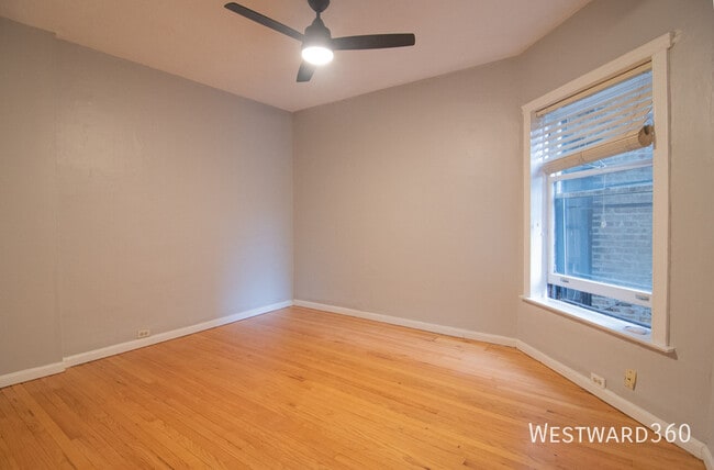 Photo - 844 W Lakeside Pl Unit 1W