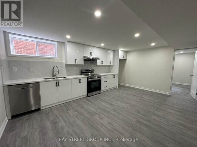Photo - 17 Kilkenny Dr