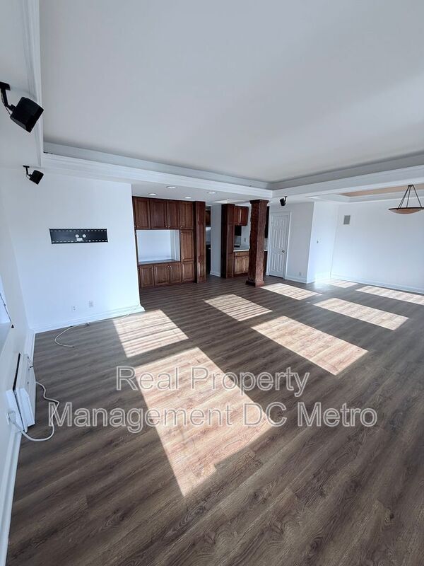 Photo - 1316 New Hampshire Ave NW Unit #702