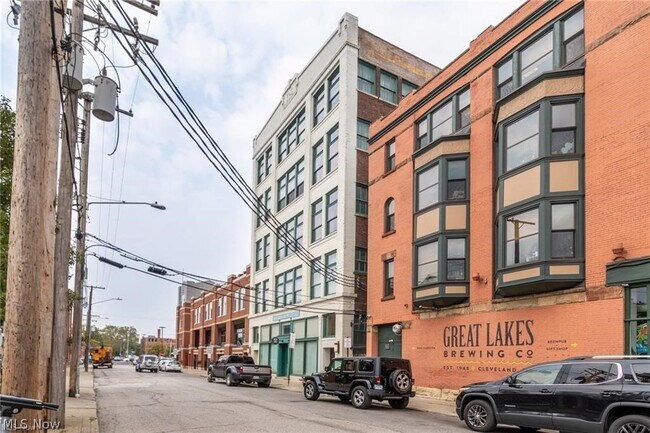 1951 W 26th St Unit 316