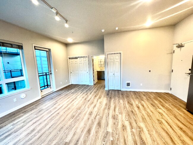 Photo - 2330 Yakima Ct Unidad E402