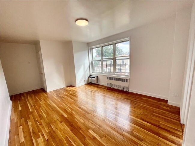 Photo - 5730 Mosholu Ave Condo Unit 5G