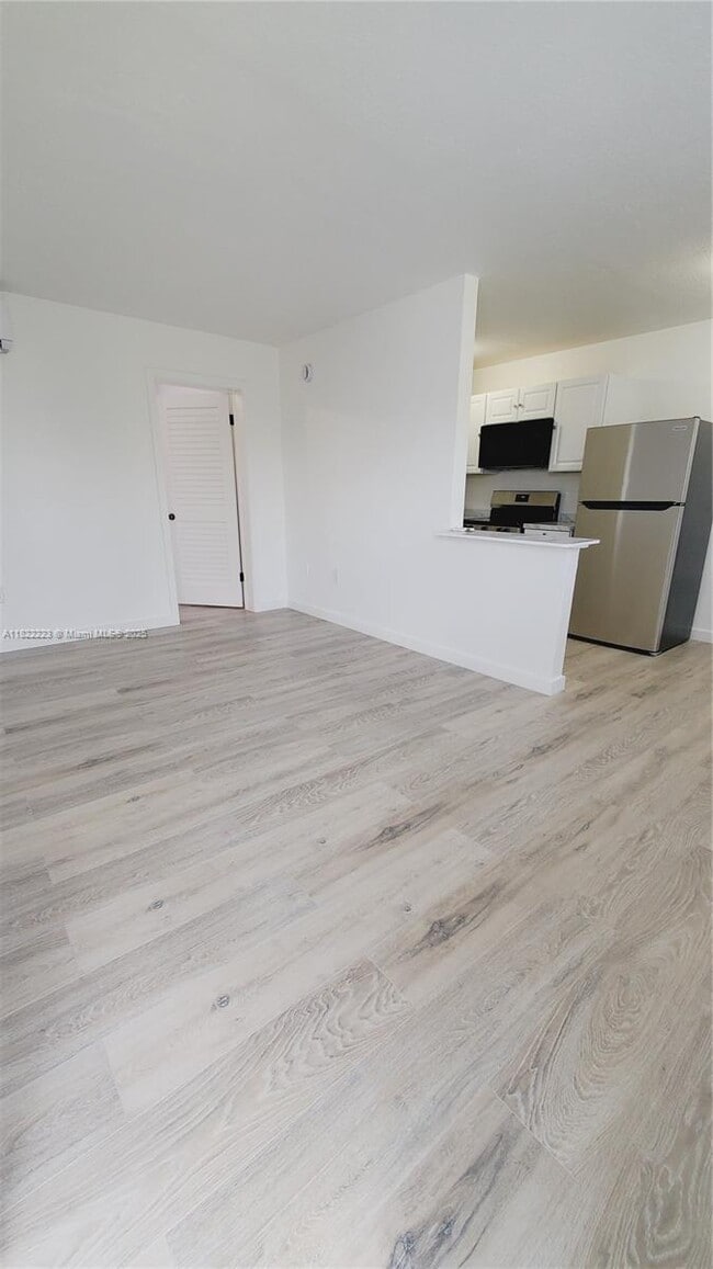 Photo - 4450 SW 67th Ave Unidad S