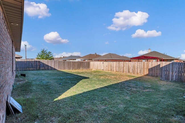 Photo - 705 E 95th St