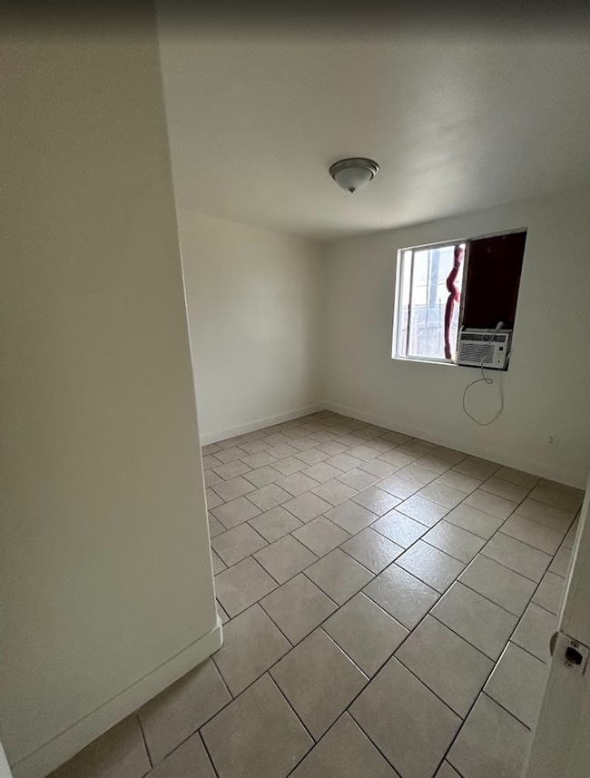 Photo - 1004- 06 Unit 1004 McCurdy Dr.