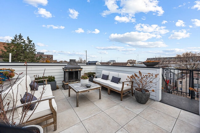 Photo - 1738 W 17th St