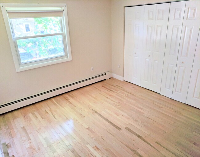 Photo - 1002 Cocheco Ct