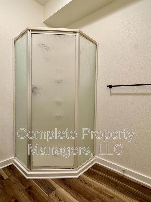 Photo - 517 E 4th St