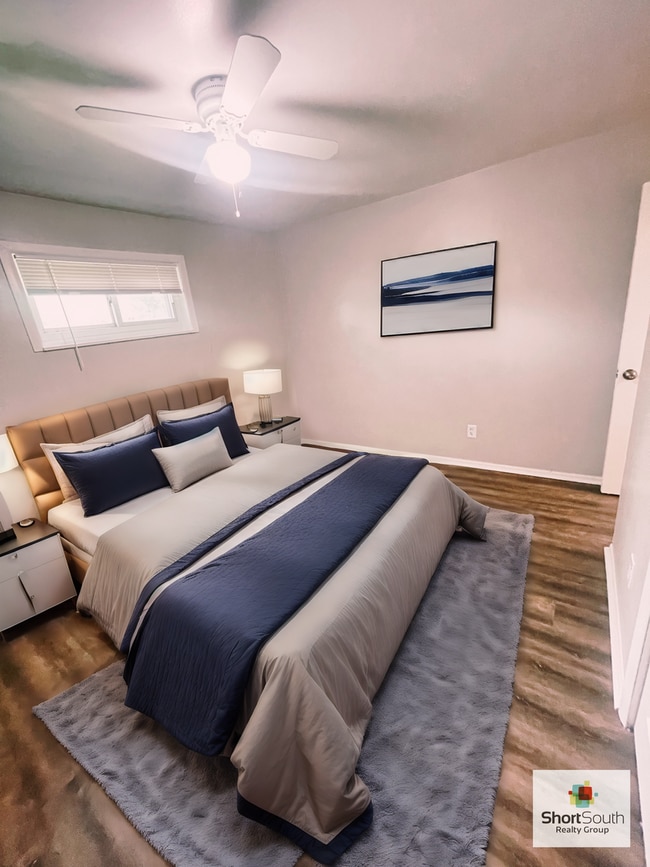 Photo - 2 bed 1 bath Duplex Ready for Immediate move in. Unit 48139 Meadow Lane