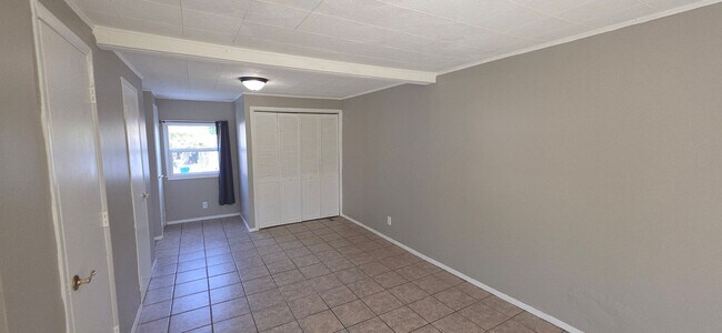 Photo - 1452 E Nora St