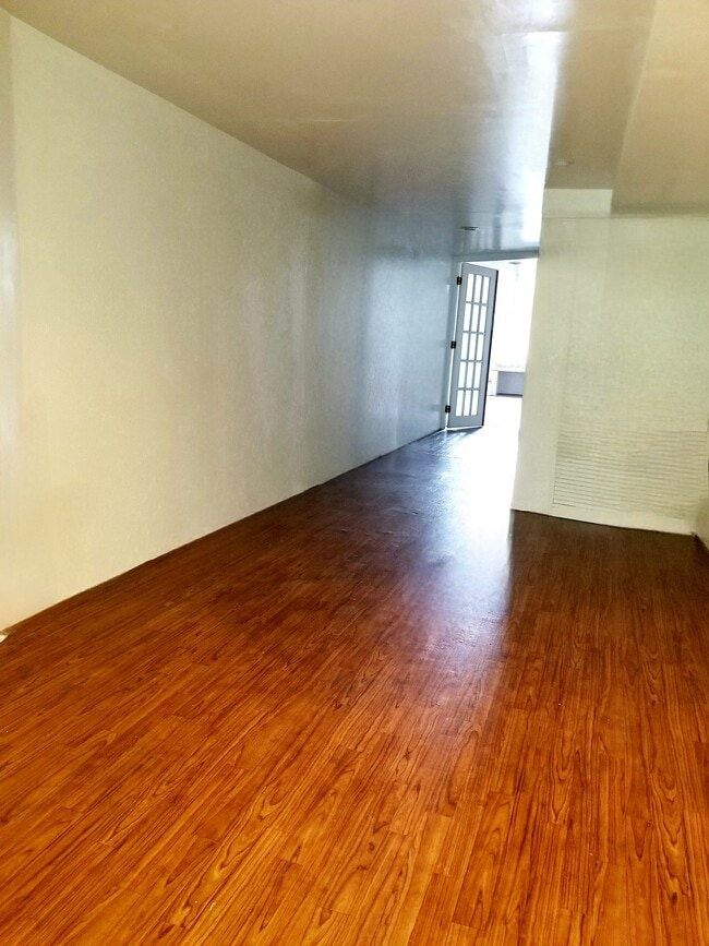 712 N Market St Unit SUITE