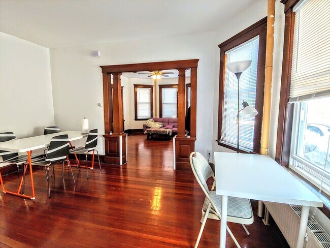 Photo - 49 Flynt St Unidad 1