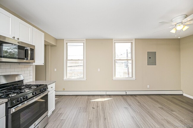 Photo - 463-465 E Main St Unit A