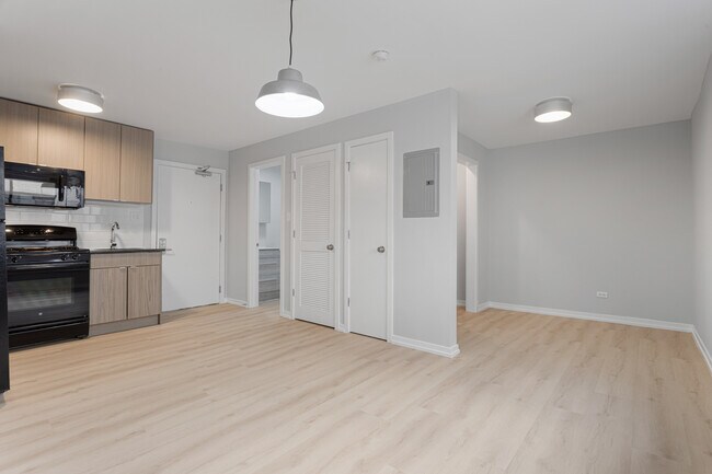 Photo - 5411 N Winthrop Ave