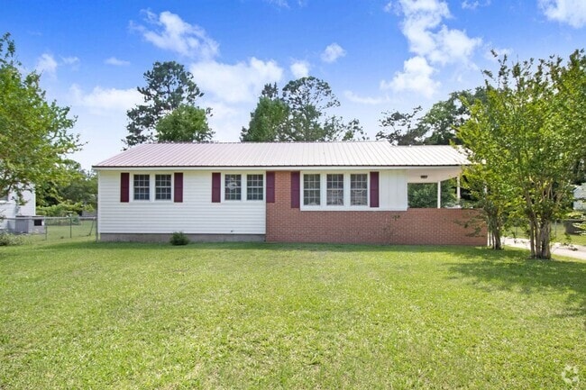 Building Photo - ADORABLE 3 BR | 1 BA HOME - 2 Car Detached...