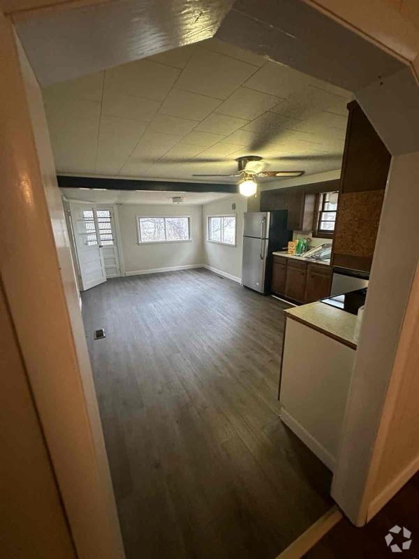 Building Photo - 713 Pine St Rental