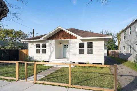 Building Photo - 6619 Sherman St Rental