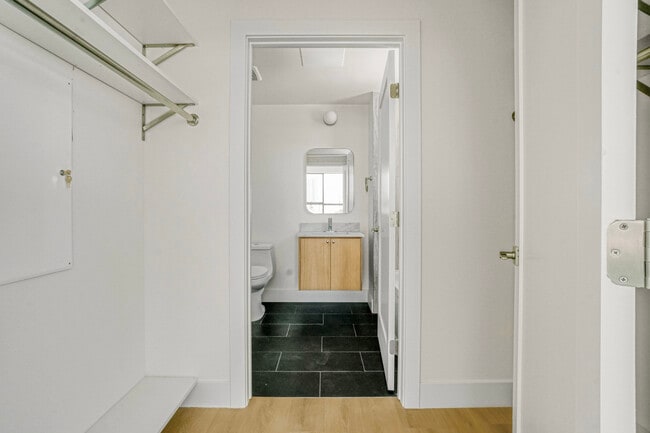 Photo - The Overland 16