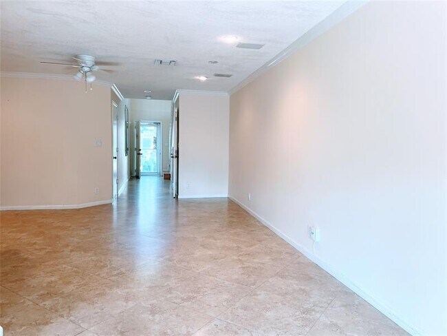 Photo - 2032 Discovery Cir E