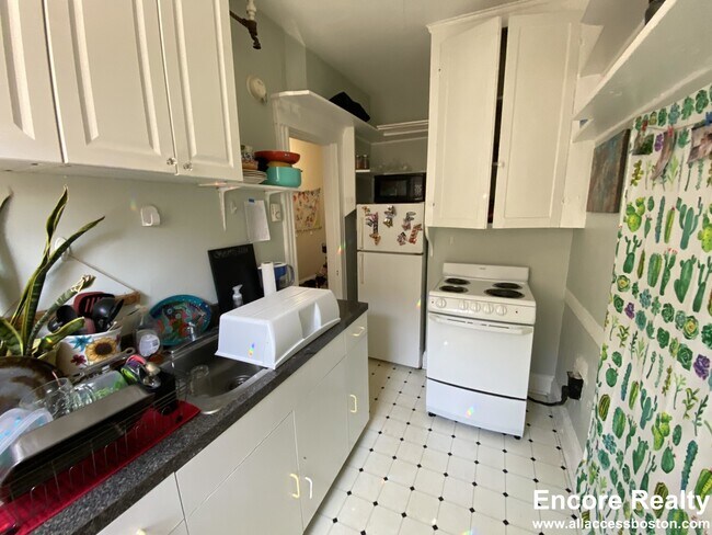 Photo - 56 Park St Unit 8