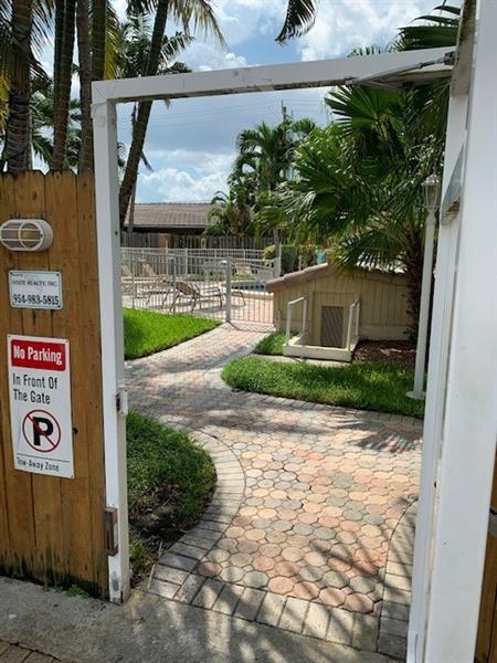 Photo - 728 NE 13th Ct Condo Unit 14