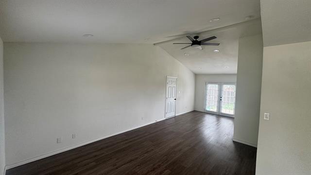 Photo - 500 Scarlet Oak St