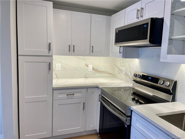 Photo - 123 Mamaroneck Ave Unit 221