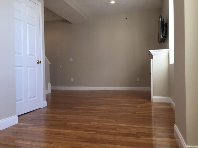 Photo - 6 Amaranth Pl Unit 37
