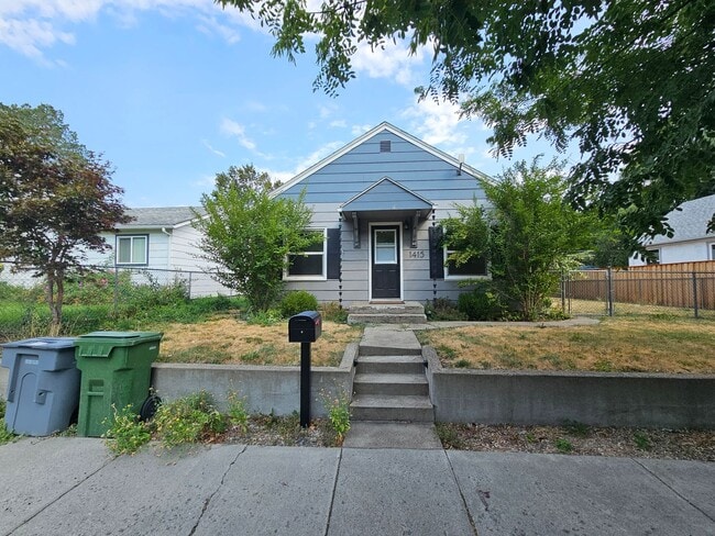Building Photo - 1415 W Ave Rental