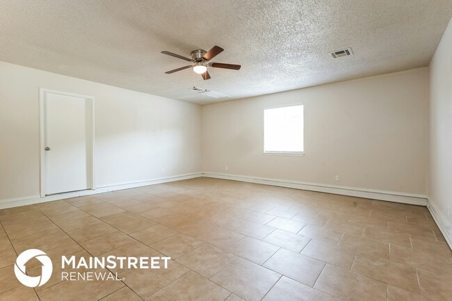 Photo - 4400 N Shadybrook Dr