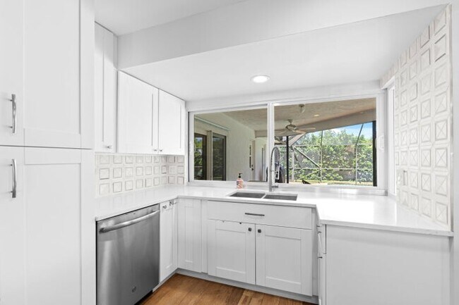 Photo - 1039 NW 8th St