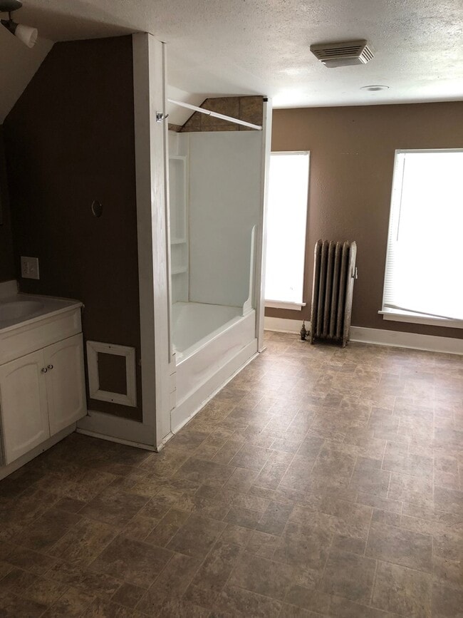 Photo - Mom's Moline Unit Mom's Moline Up