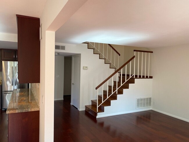 Building Photo - Beautiful 4 bedroom on a great cul-de-sac in Agoura!