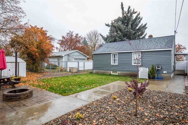 Building Photo - **Coming Soon in June** Beautifully updated Shadle Park 3 Bed 2 Bath Rancher will all the updates...