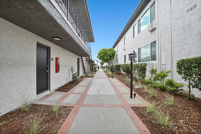 Building Photo - Tierra Del Sol Rental