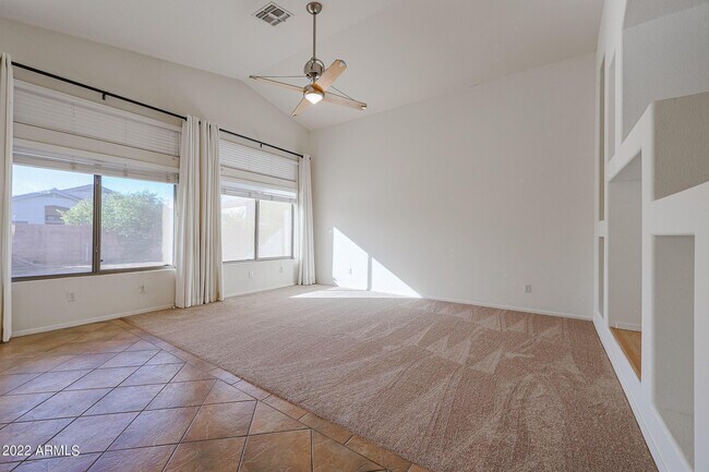333 W Raven Dr