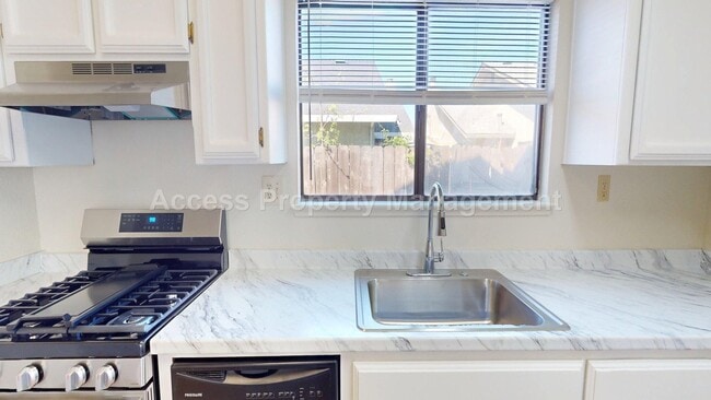 Photo - 1535 Springville Way