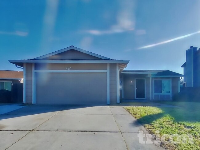 Building Photo - 607 Placer Ln