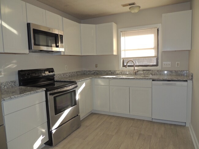 Photo - 6961 Candlewood Dr